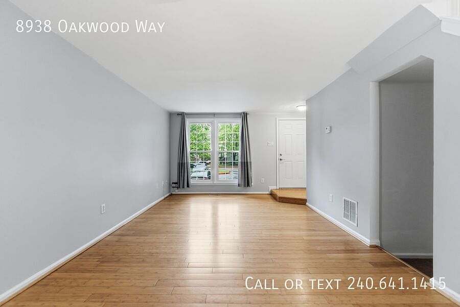 1st image of 8938 Oakwood Way