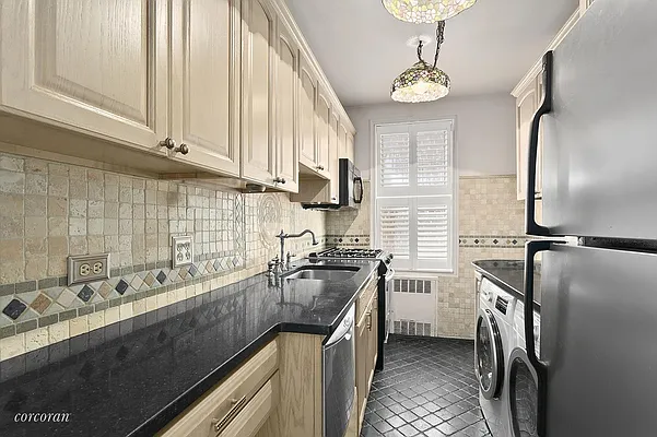 Sold by Corcoran | media 14