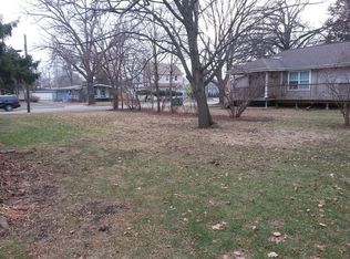 143 Slocum Lake Rd, Wauconda, IL 60084