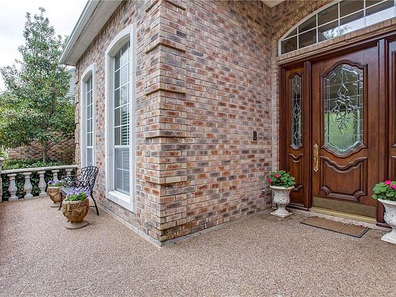 3rd image of 2101 Winding Hollow Ln