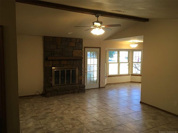 3rd image of 1004 S Ironwood Ave