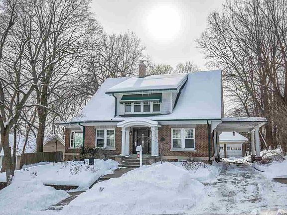 3rd image of 326 S Wisconsin St