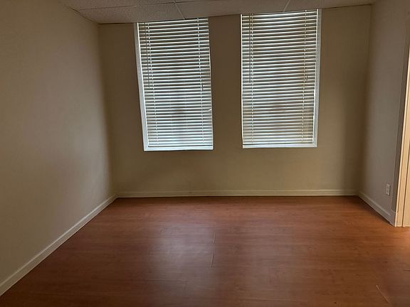 5th image of 301 W Commerce Ave #1