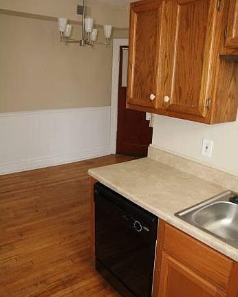 5th image of 1710 Yale Ave #A