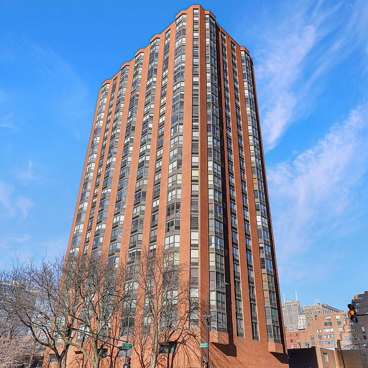 1st image of 899 S Plymouth Ct APT 709