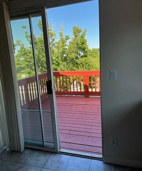 417 Powell Dr — Photo 5
