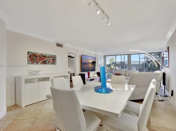 2731 NE 14th Street Cswy APT 115, Pompano Beach, FL 33062