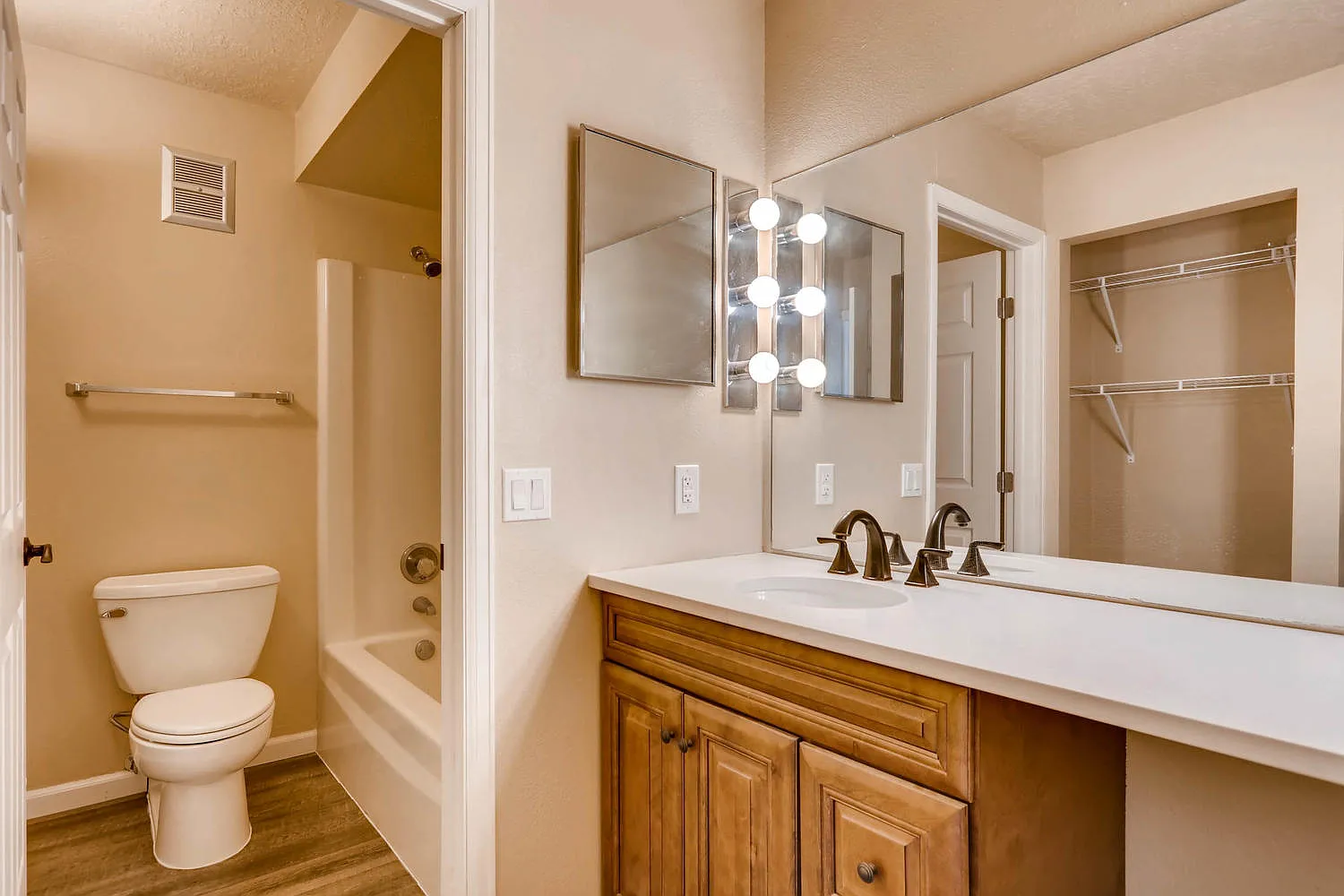 3 bed, 2.5 bath, 1160 sqft, $3,500 — Photo 4