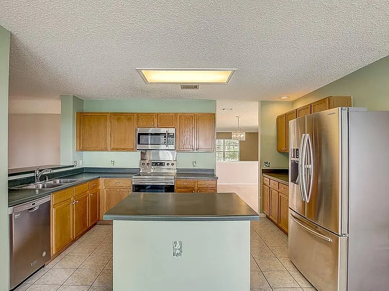 17627 Dansworth Dr — Photo 30