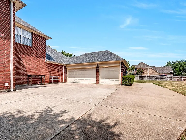 306 Canyon Lake Dr — Photo 7