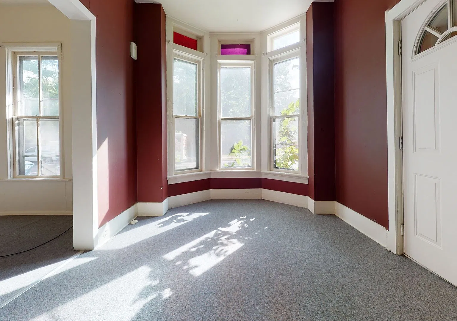 701 6th St SE — Photo 2