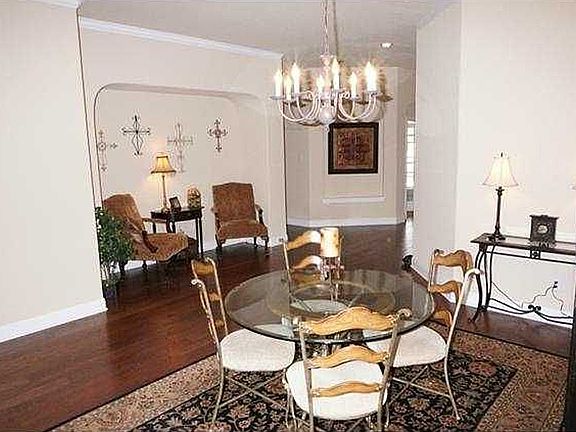 5th image of 304 Walsh Hill Trl