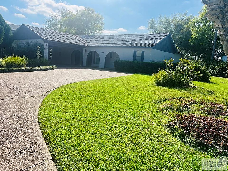 1st image of 704 De Leon Ave