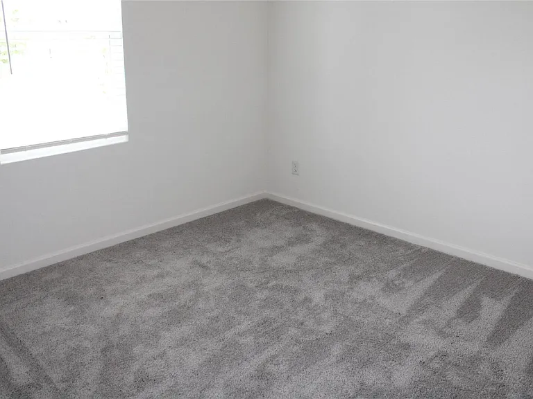1665 Hossler Trl — Photo 3