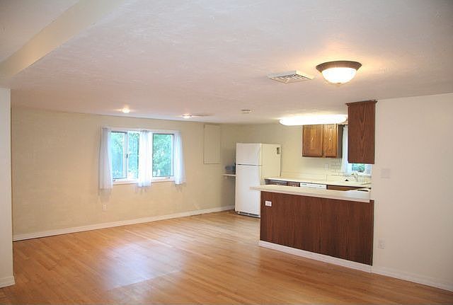 2nd image of 58 Lakeshore Dr