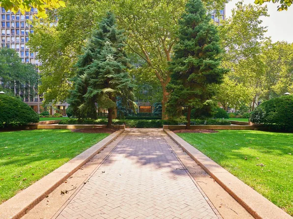 330 East 33rd Street image 16 of 18