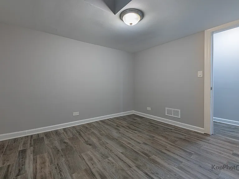 1620 W Warren Blvd #GF — Photo 21
