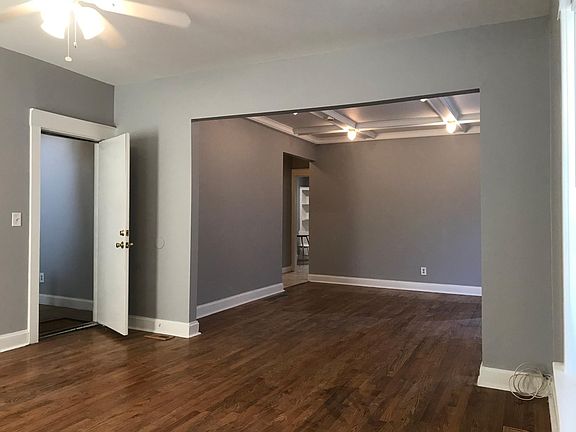 4th image of 4330 Troost Ave APT 1