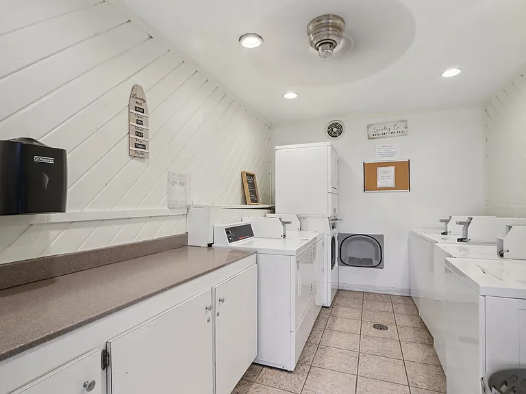 1130 Marine Avenue — Photo 33