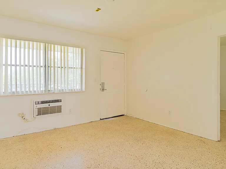 1605 NE 126th St #506 — Photo 7