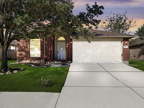 4018 Floral Way Ct, Fresno, TX 77545