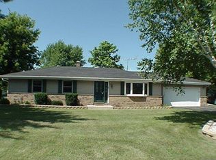 5644 Spur Rd, Slinger, WI 53086