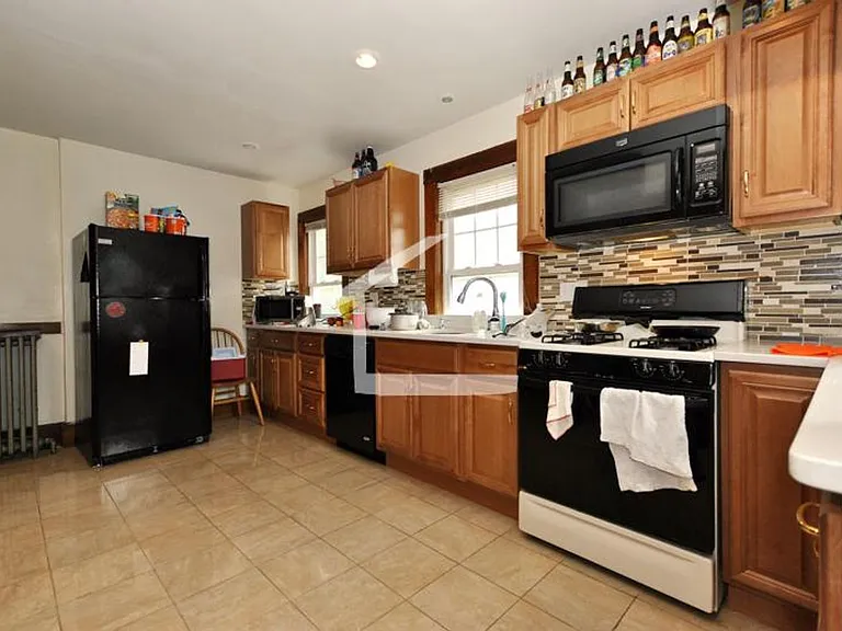 20 Lyne Rd — Photo 9