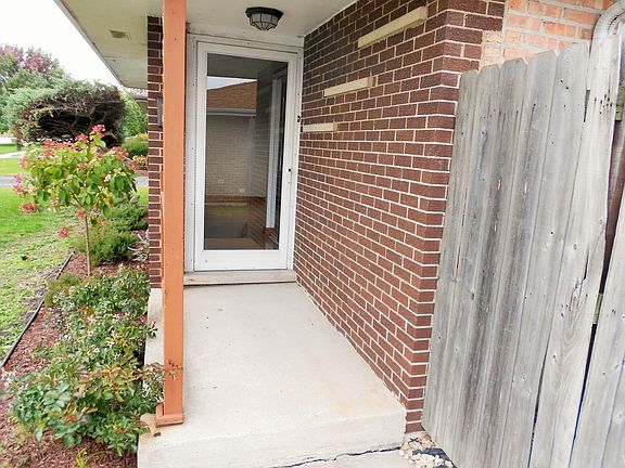 3rd image of 5328 W 139th St