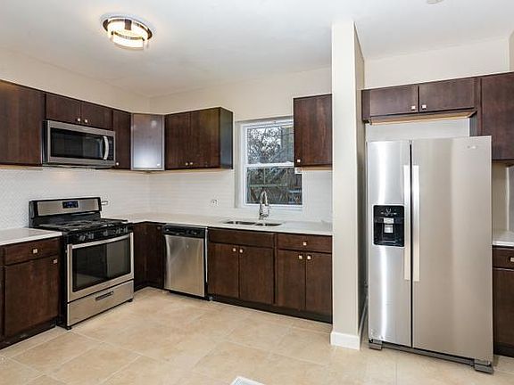 4th image of 6821 S Dante Ave #2