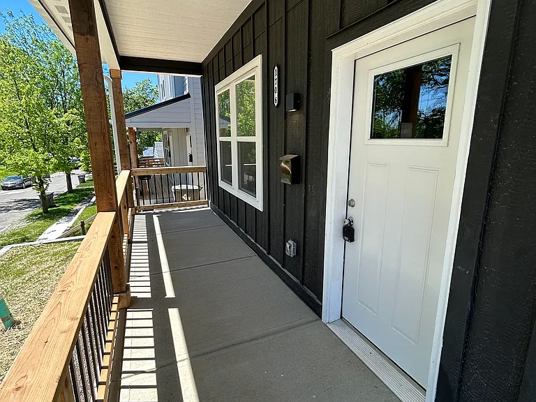 1706 Ingram St — Photo 2