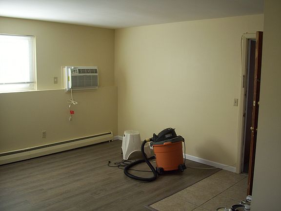 2nd image of 155 Stone Rd #2