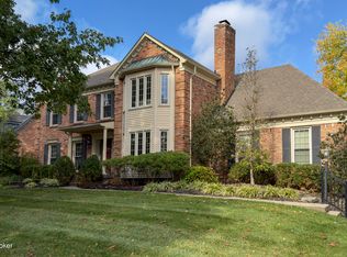 9007 Willow Springs Dr, Lyndon, KY 40242