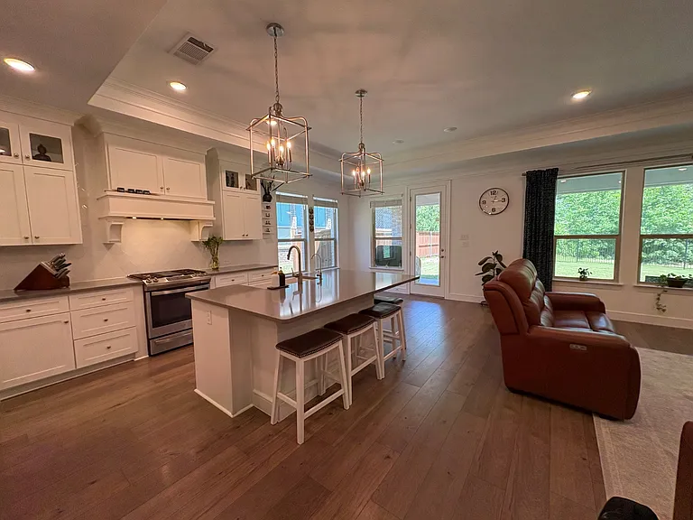 4100 Darlington Way — Photo 9