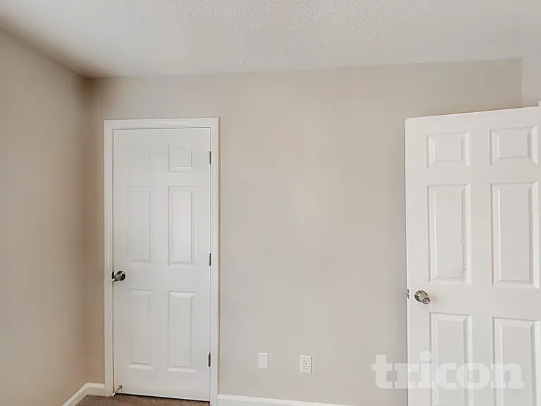 404 Remington Ct — Photo 11