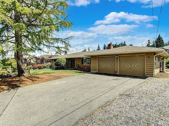 3rd image of 824 198th Pl SW
