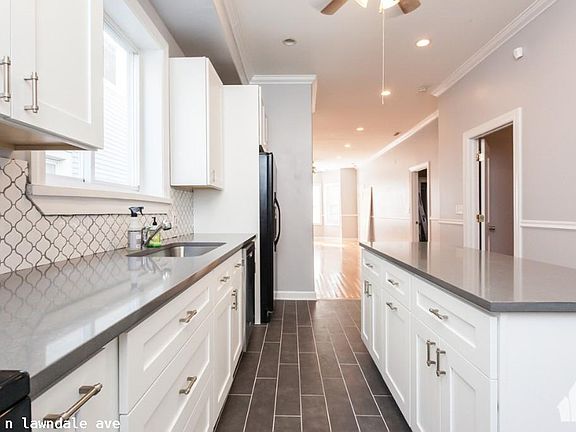 4th image of 1943 N Lawndale Ave #312