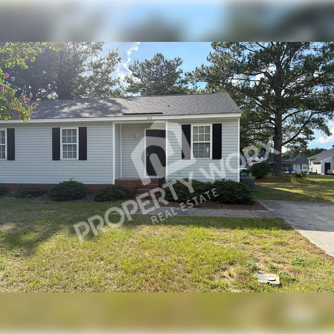 2 Bedroom Duplex in Nashville — Photo 1