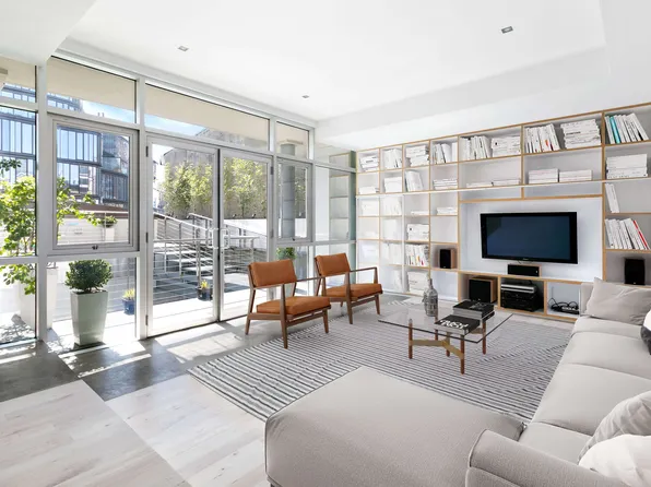 300 West 14th Street image 1 of 9