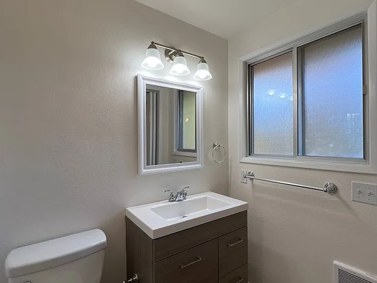 3355 Montebello Ave — Photo 16
