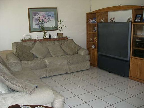 3rd image of 8811 Grace St