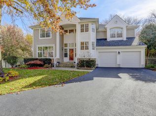 15 Dorchester Ct, Matawan, NJ 07747