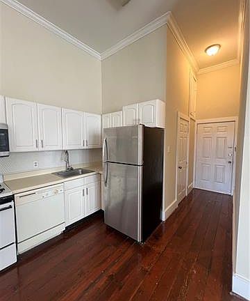 2nd image of 1315 Peniston St #2