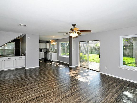 4th image of 22147 Birch Valley Dr