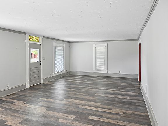 2nd image of 1103 W Elm St