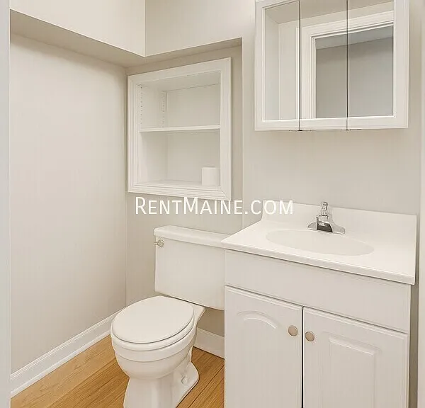 409 4th St #5 — Photo 12