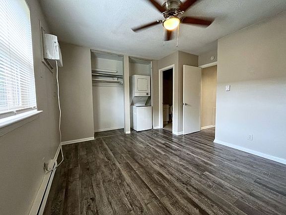 3rd image of 4805 Killam Ave
