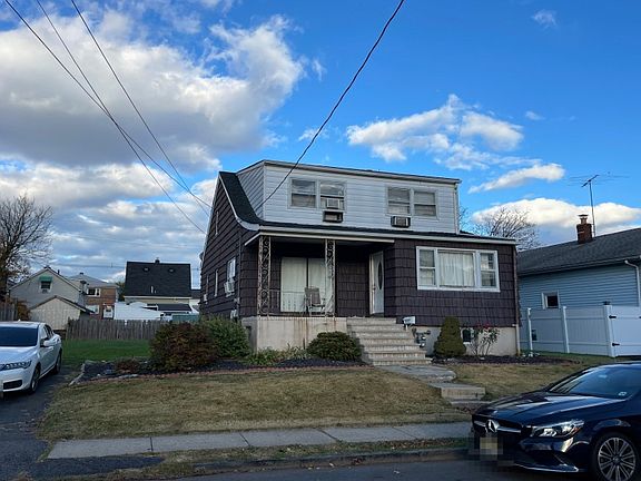 3rd image of 833 Meacham Ave
