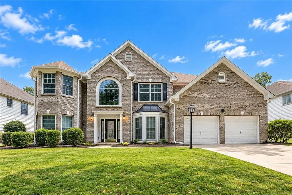 4 bed, 3.5 bath, 3705 sqft, $4,800 — Photo 1