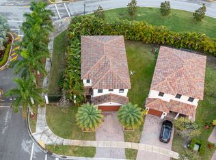 9016 SW 36th Mnr, Hollywood, FL 33025