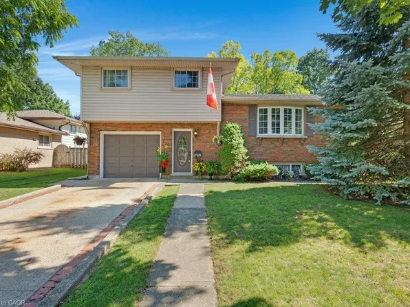236 Winston Blvd, Cambridge, ON N3C 1M5